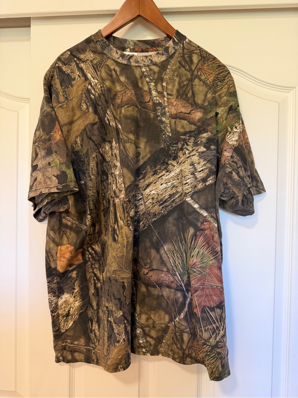Mossy Oak Short-Sleeve Camouflage Tee in Green and Brown